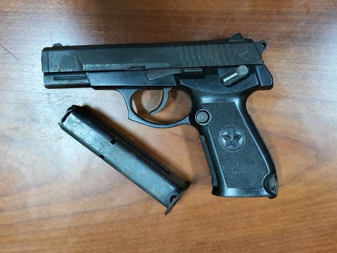 Khẩu súng Cường dùng bắn đối thủ