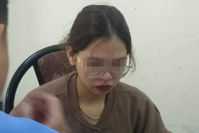 Người mẹ trẻ bỏ con sau khi sinh