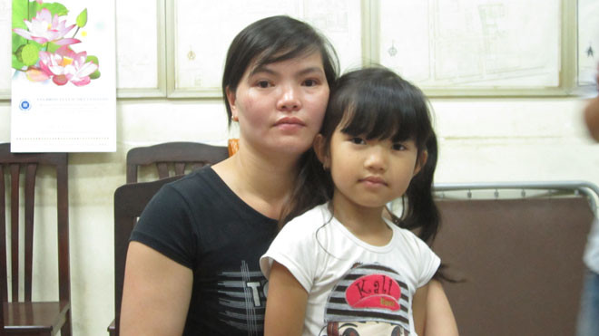 Cháu Thanh đã về bên mẹ sau nỗ lực tìm kiếm của lực lượng công an. ảnh: L.N