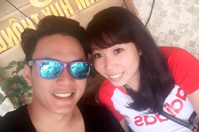 Hồng Đăng rủ vợ đi chơi mỗi khi cảnh “nóng” lên sóng