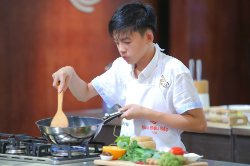 Nấu ăn là niềm đam mê của Hải. Ảnh: Nhân Phạm.