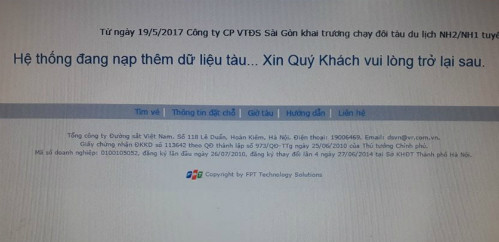 Hành khách không thể thanh toán vé trong giờ cao điểm