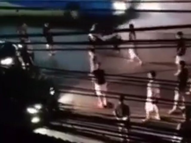 Mâu thuẫn tại quán ăn đêm, 2 nhóm côn đồ lao vào hỗn chiến. Ảnh Dân trí.