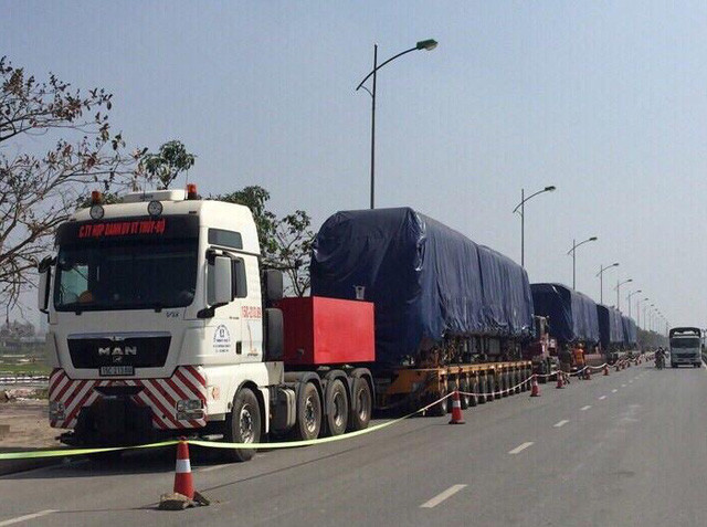Đoàn tàu Cát Linh - Hà Đông thứ 2 trong tổng số 13 đoàn tàu đã về tới Hà Nội trong đêm 1/10.