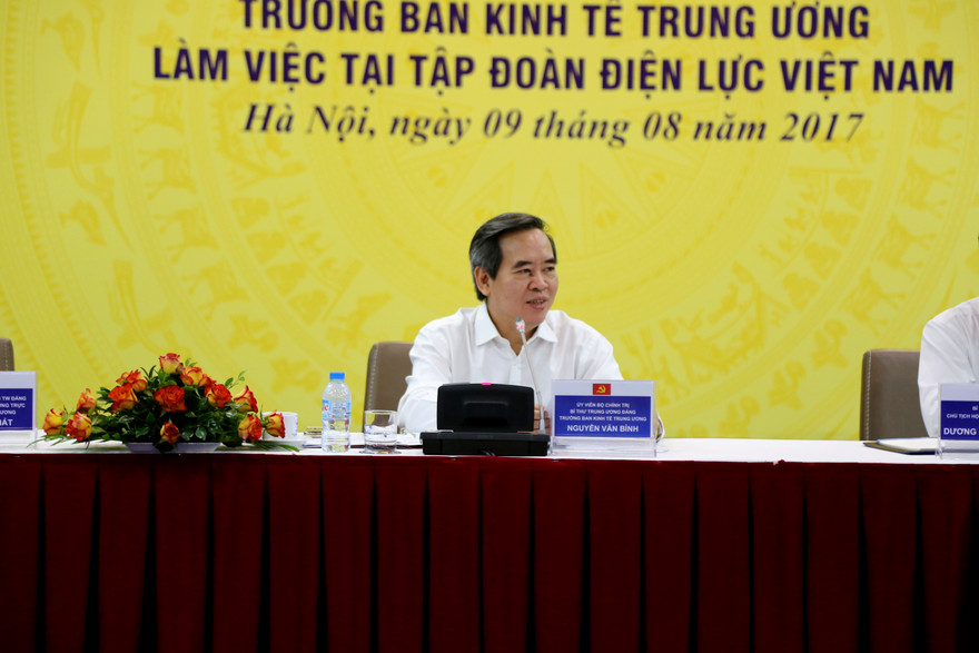 Đồng chí Nguyễn Văn Bình, Trưởng ban kinh tế Trung ương làm việc với Tập đoàn EVN