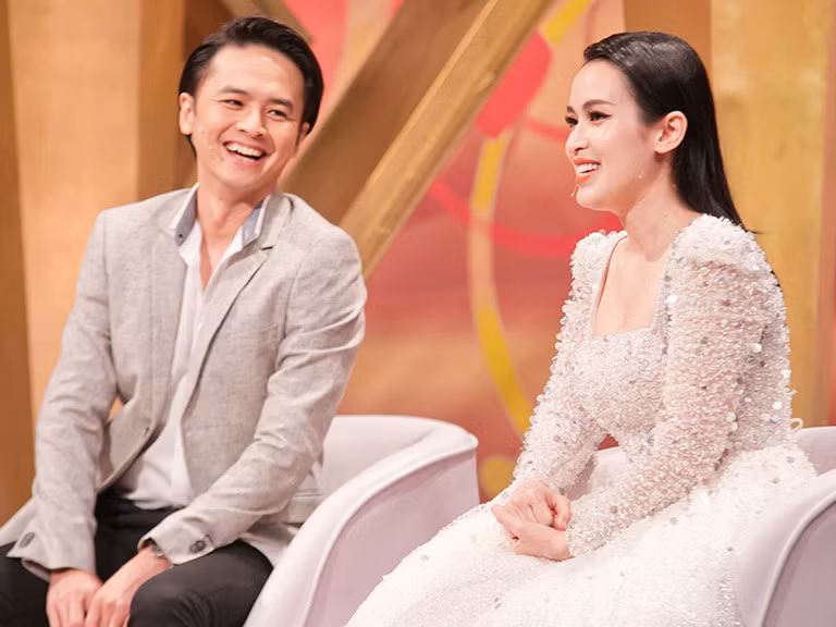 Showbiz 24/6: Tú Vi nói về tin đồn Văn Anh có người thứ ba, Hồ Ngọc Hà lên tiếng
