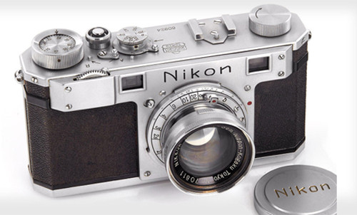 NIkon 1. 