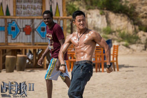 Ngô Kinh khoe cơ bắp trong "Chiến lang 2".