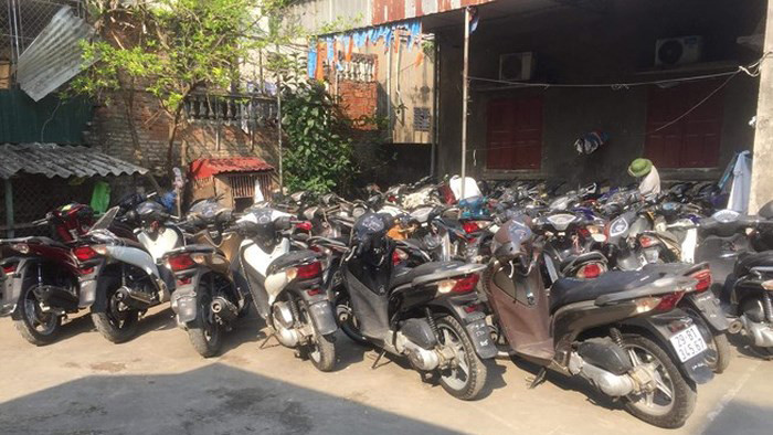 Kiểm tra xe ô tô tải mang biển kiểm soát 29- 440.04, lực lượng chức năng phát hiện trên xe có vận chuyển 46 chiếc xe máy các loại