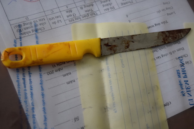 Con dao gây án được cảnh sát tìm thấy. Ảnh: CAND