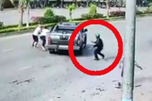 Nhóm thanh niên và phó giám đốc công ty bảo vệ xảy ra ẩu đả