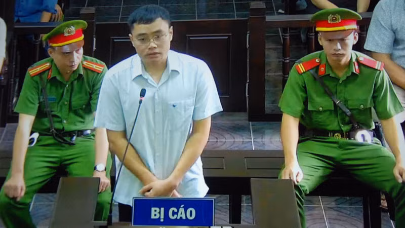 Cựu nhà báo Lê Duy Phong tại tòa