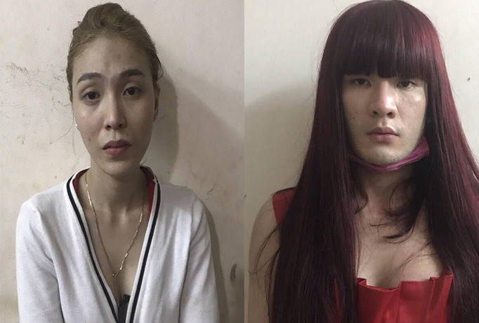 Hai nghi can giả gái trộm cắp tài sản du khách ở trung tâm thành phố. Ảnh CA.