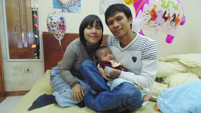 Vợ chồng anh Mão, chị Tú. ẢNH: Thùy Linh