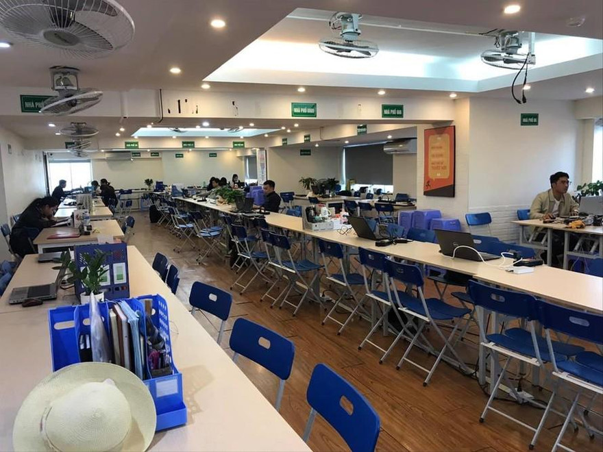 Tầng M của tòa nhà 102 Thái Thịnh bị chiếm dụng làm văn phòng trong nhiều năm