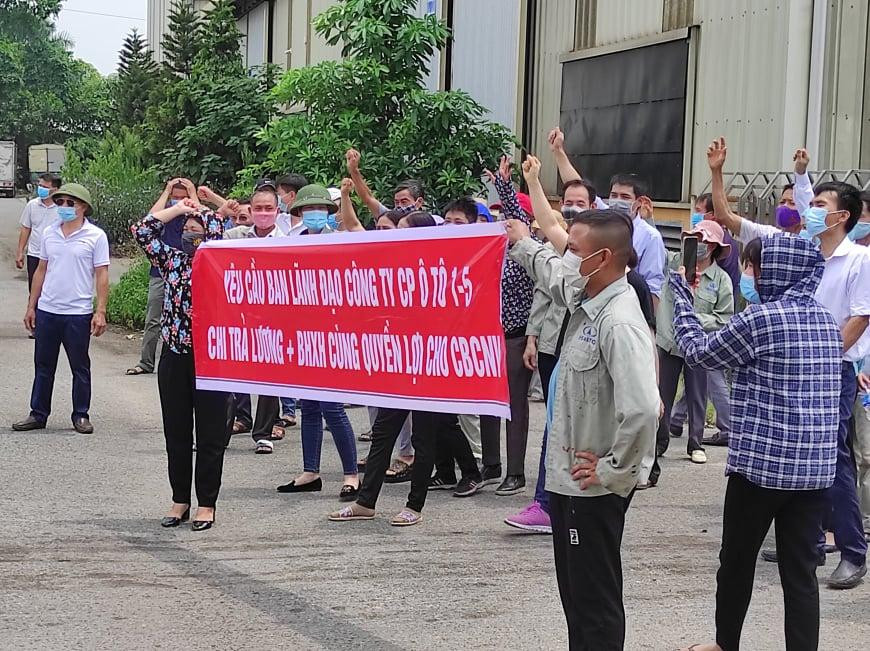 Công nhân liên tục căng băng rôn đòi quyền lợi tại Cty CP Ô tô 1-5 những ngày trước