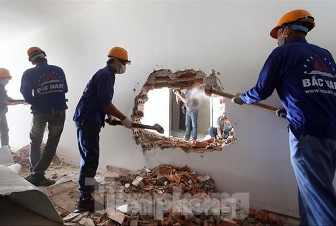 Xử lý vi phạm trật tự xây dựng tại công trình 8B Lê Trực. Ảnh minh họa