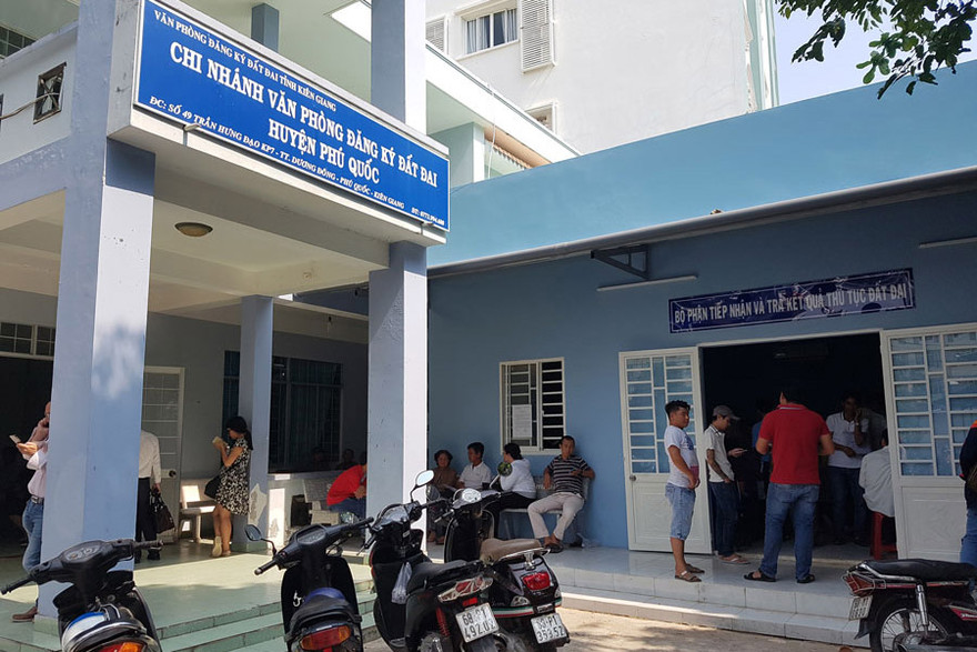 Chi nhánh Văn phòng Đăng ký đất đai huyện Phú Quốc. Ảnh Nhật Huy.