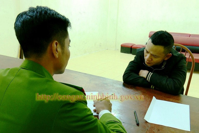 1 trong 2 đối tượng bị công an bắt giữ - Ảnh: Công an Ninh Bình