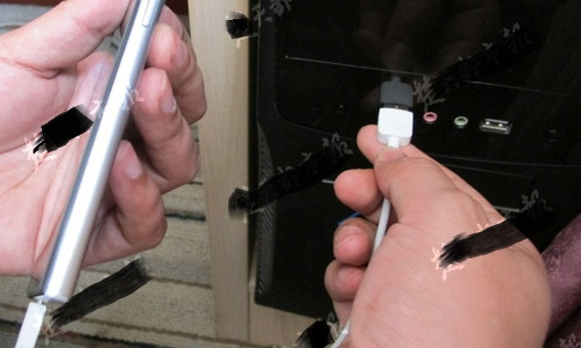 Nam thanh niên bị điện giật chết khi sạc điện thoại