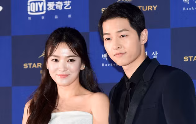 Hành động ngọt ngào của Song Hye Kyo với Song Joong Ki khiến fan 'tan chảy'