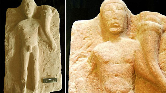 Khai quật pháo đài La Mã cổ, tìm thấy tượng thần bí ẩn