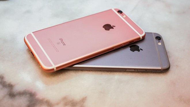 iPhone 6S tỏ ra mạnh mẽ, ngay cả khi thông số về cấu hình của máy không quá ấn tượng. Ảnh: Cnet.