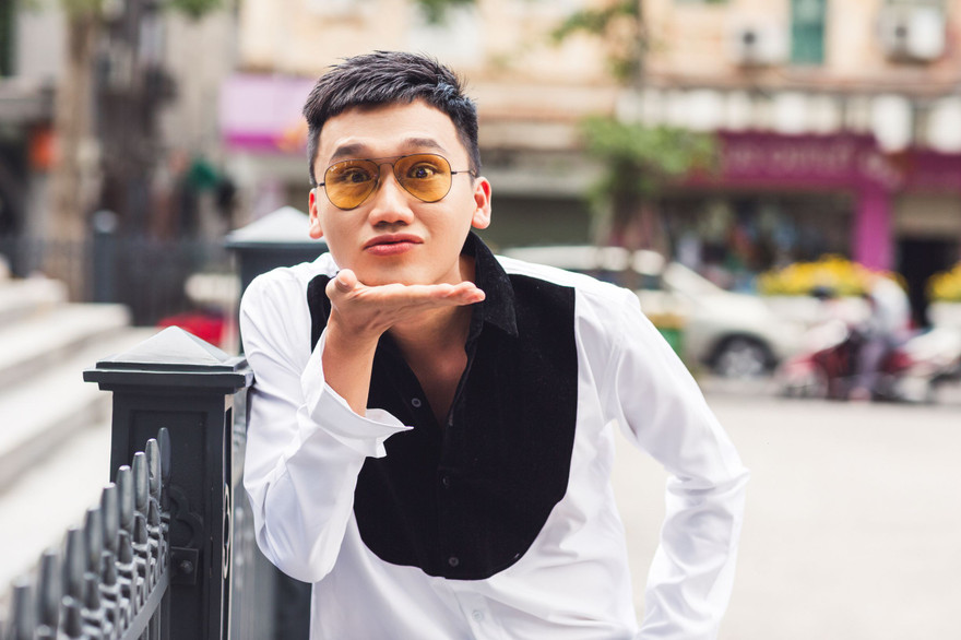 Xuân Nghị xuất hiện ngày càng chất