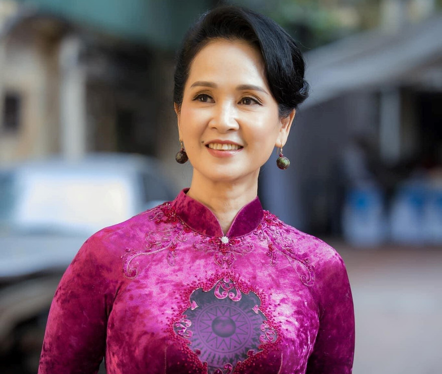 NSND Lan Hương tham gia Quán thanh xuân tháng 6