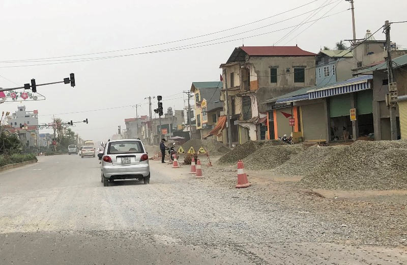 Dự án nâng cấp, chữa chưa ngổn ngang trên QL6