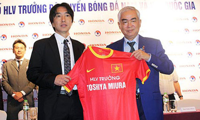 Tân HLV trưởng bóng đá Việt Nam kín lịch