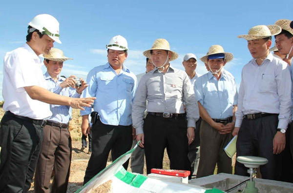 Đoàn giám sát của Quốc hội kiểm tra công tác di dân. Ảnh minh họa