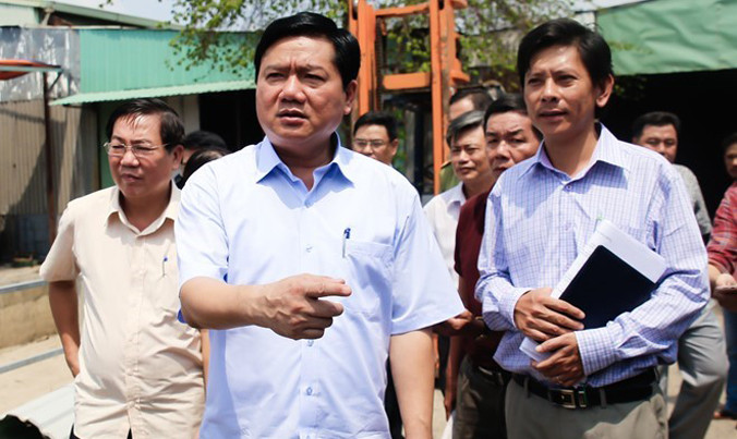 Bí thư Thăng trong chuyến làm việc tại huyện Hóc Môn. Ảnh: Hải An/Zing