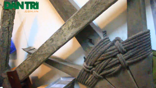 Bí ẩn 'báu vật' cổ khổng lồ dưới đáy sông Hồng