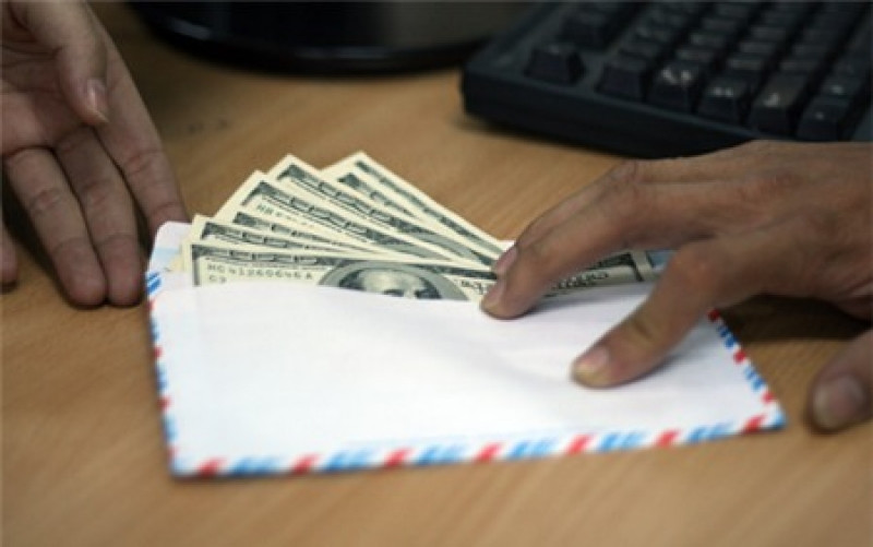 Bắt phó viện trưởng Viện KSND đang nhận hối lộ 2500 đô la