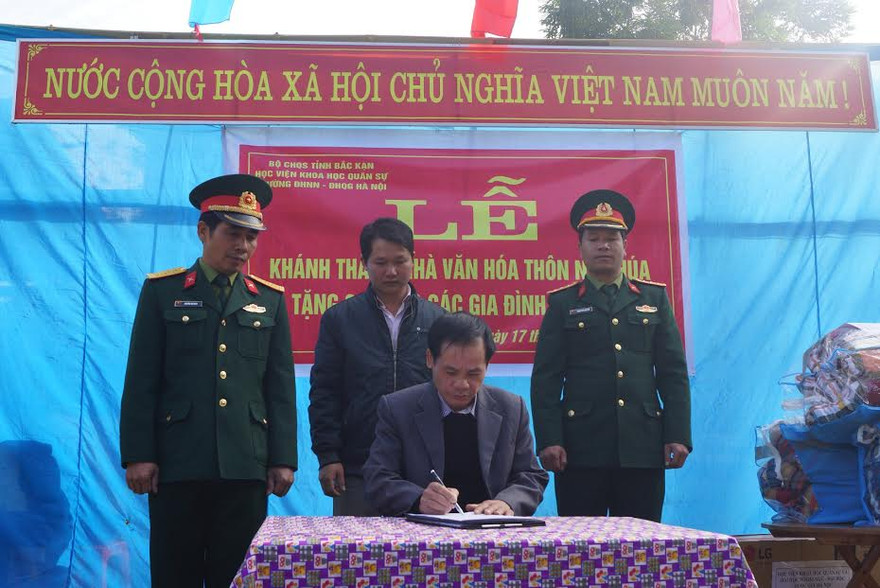 Lễ khánh thành và bàn giao Nhà văn hóa thôn Nà Chúa