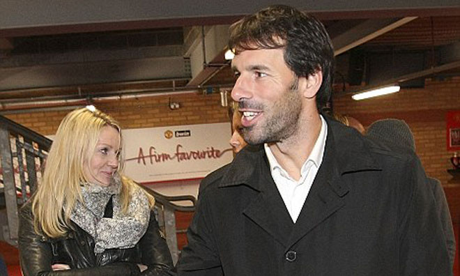 Hôm nay, Van Nistelrooy sang Việt Nam