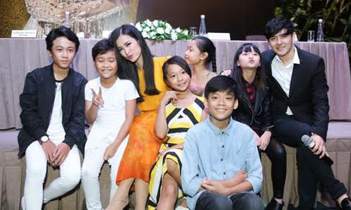 Đông Nhi đầu tư khủng cho live show đầu tiên