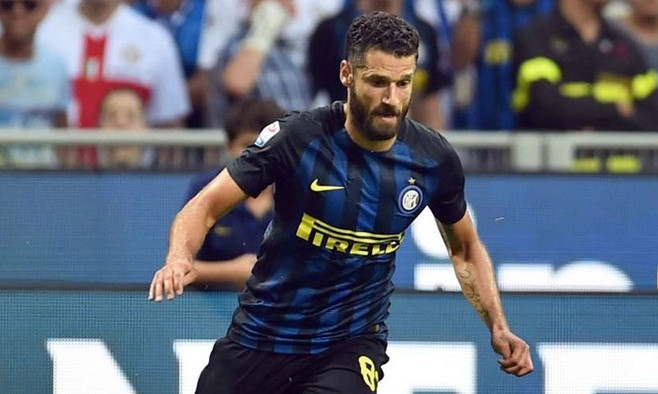  10. Inter Milan, tổng phí mua cầu thủ là 103,7 triệu đôla. Ba vụ mua hàng đầu: Joao Mario từ Sporting (50 triệu); Gabigol từ Santos (28); Antonio Candreva từ Lazio (22).