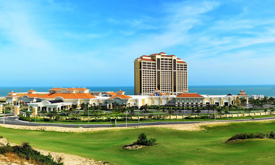 Khu nghỉ dưỡng The Grand Hồ Tràm Strip.