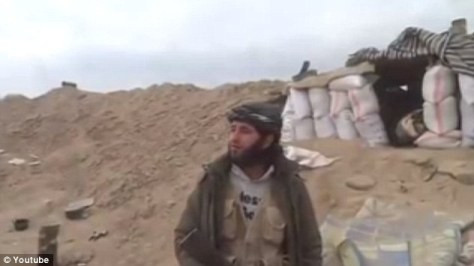 Tay súng khủng bố ghi hình mừng chiến thắng...