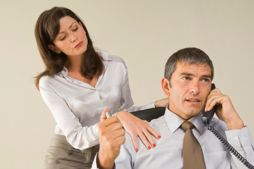 Hóa ra "đi công tác" chỉ là lý do vợ tôi bao biện cho việc cặp bồ? - Ảnh minh họa