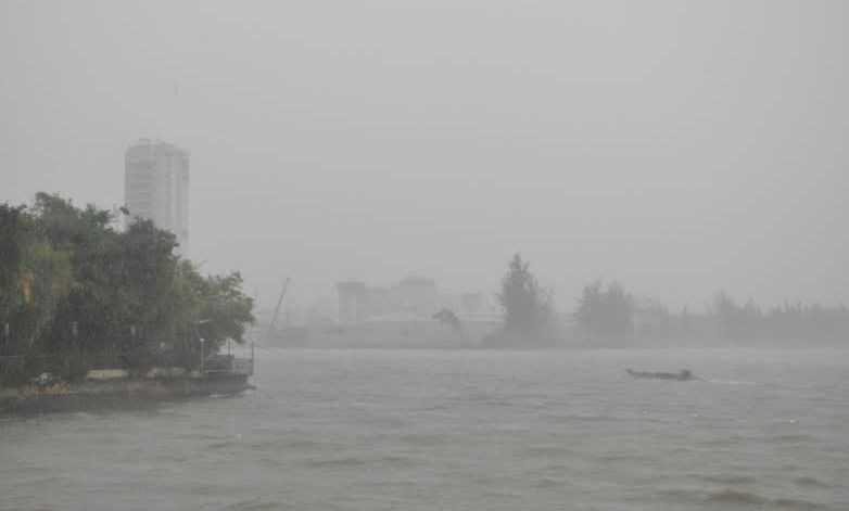 TP Rạch Giá những ngày qua đã có mưa giông.