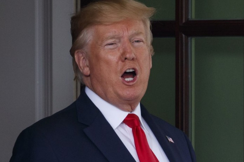 Tổng thống Mỹ Donald Trump vừa thông báo tàu chiến Mỹ mới tiêu diệt một máy bay không người lái của Iran. (Ảnh: AP)