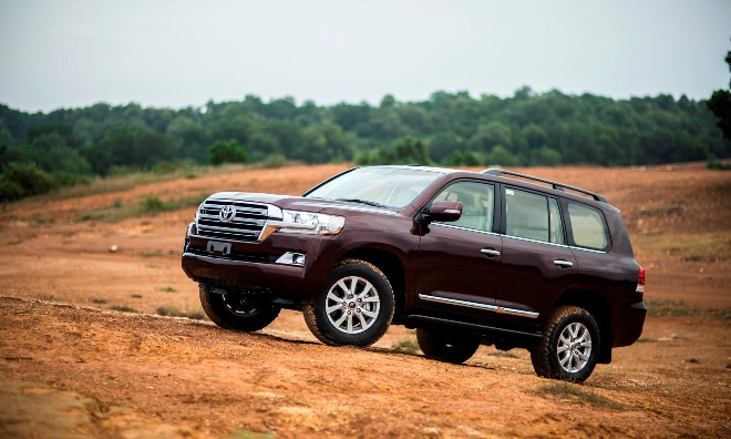 Chi tiết Toyota Land Cruiser 2015 giá hơn 2,8 tỷ đồng