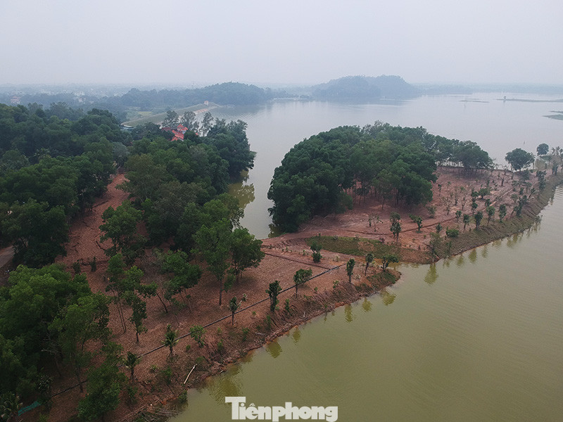 Dự án 'xẻ thịt' hồ Đồng Mô vẫn đổ đất thi công trong quá trình thanh tra