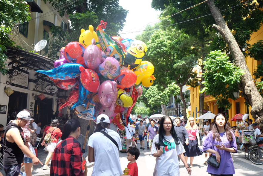 Các khu vui chơi ngoài trời Hà Nội chật ních người lễ Quốc Khánh