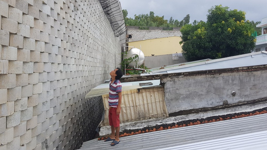 UBND tỉnh Khánh Hòa quyết định cưỡng chế bức tường thành xây trái phép tại dự án khu biệt thự nghỉ dưỡng Đồi Xanh.