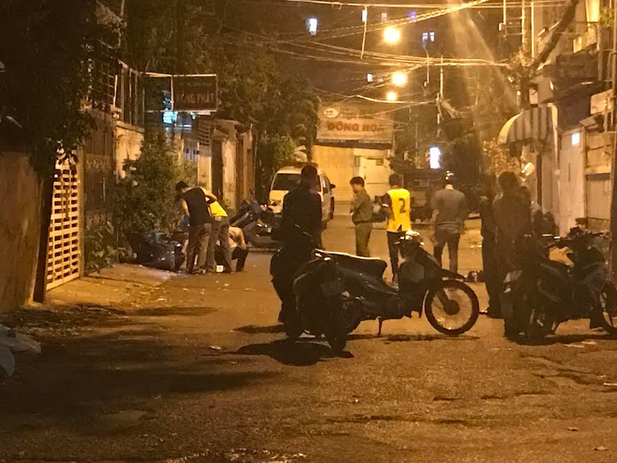 Lực lượng chức năng điều tra vụ việc.