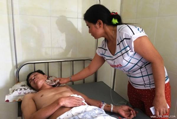 Anh Hạnh bị thương đang được điều trị tại bệnh viện. 